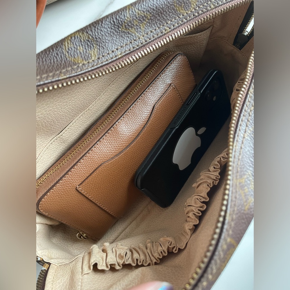 LV Monogram Handpainted  Crossbody 🫦 - Picture 7 of 13